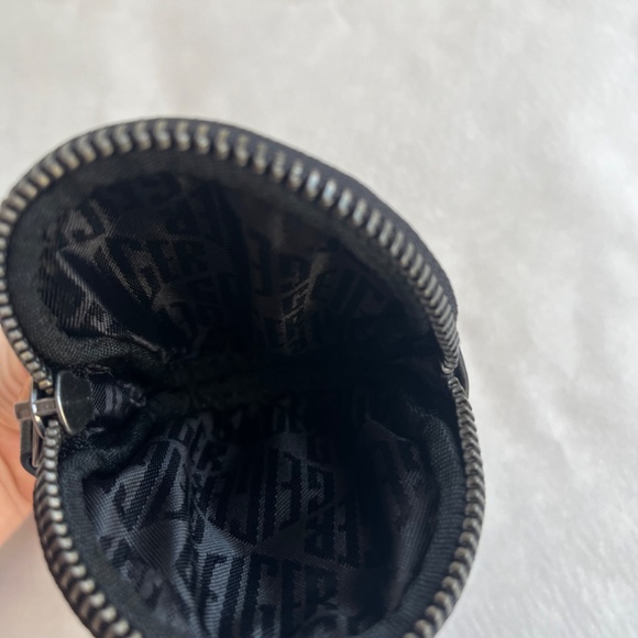 Kurt Geiger Mini Round Black Leather Quilt Coin Purse Airpods Case Wallet - Picture 4 of 6